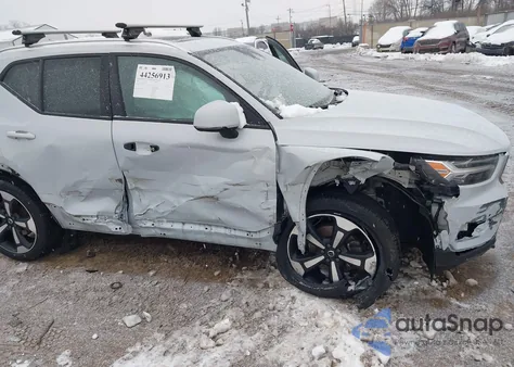 2020 Volvo Xc40 T5 Momentum from USA, damaged, VIN YV4162UK9L2270554